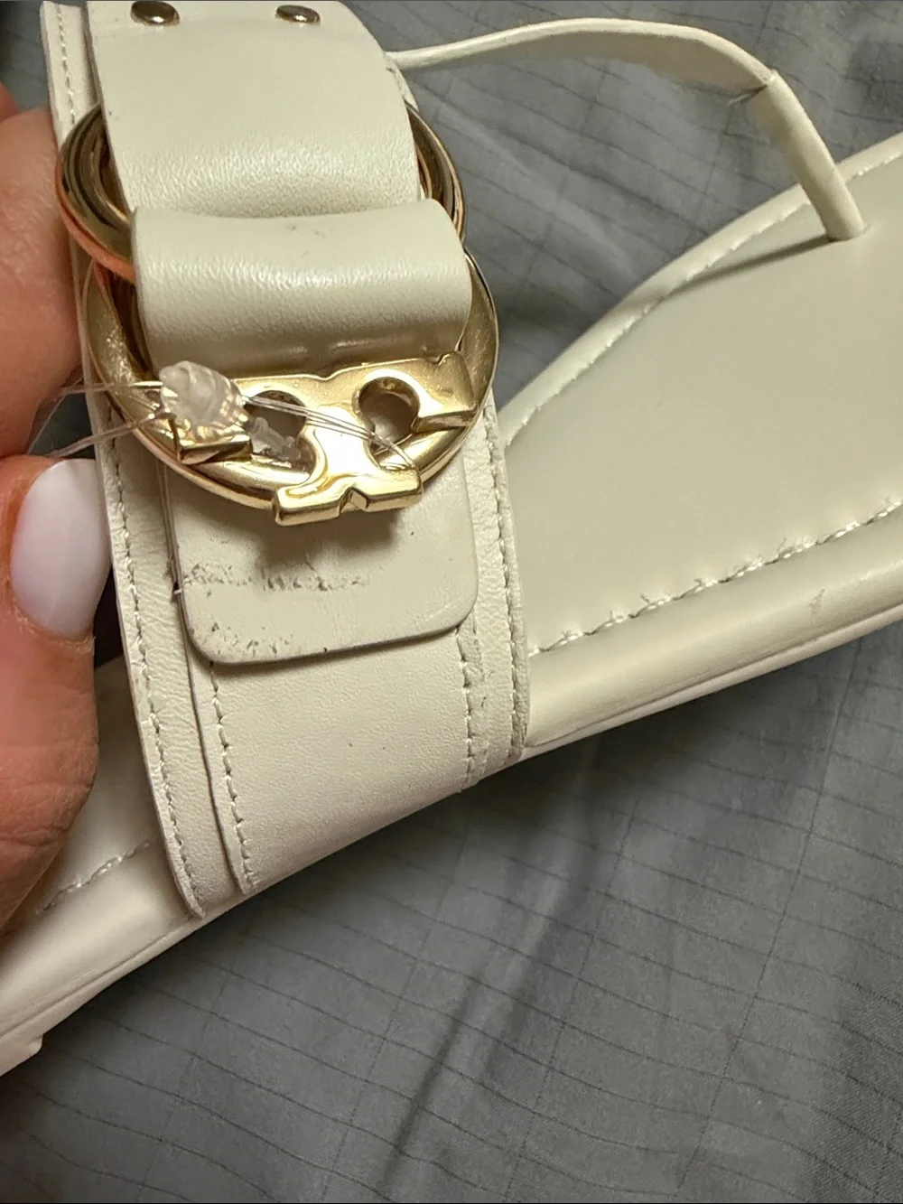 Tory Burch women’s Cream Buckle Thong Slide Sandals size 11 NEW no tags